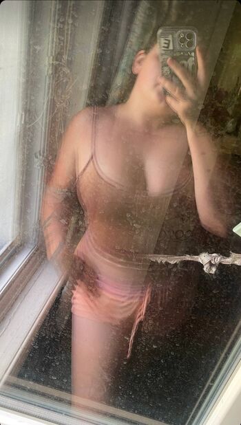Full leaked Miki mikop private photo
