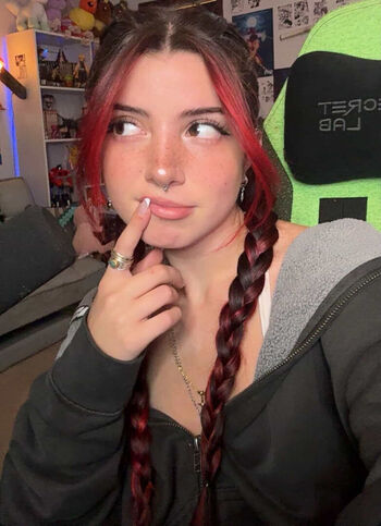 Full leaked Mikiexe private photo