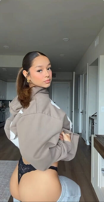 Full leaked Mikkibunny private photo