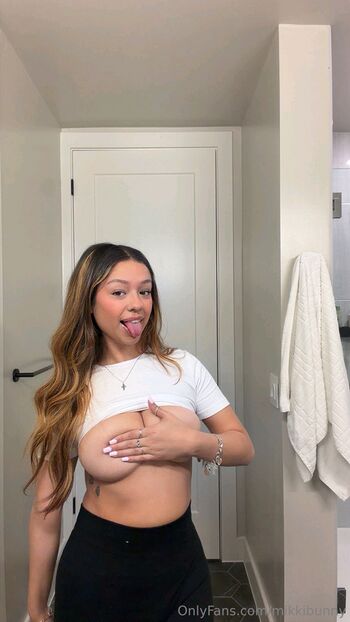 Full leaked Mikkibunny private photo