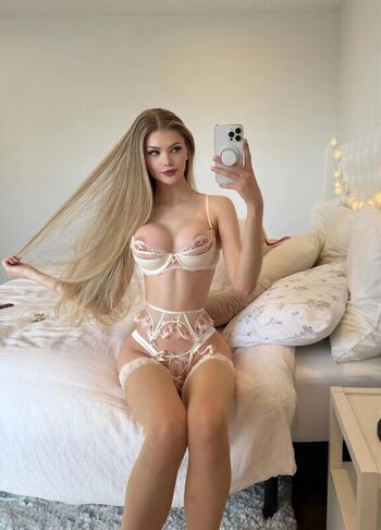 Full leaked Milakittenx page private photo