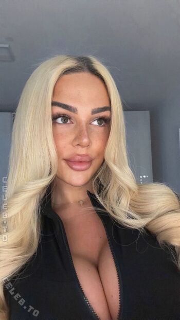 Full leaked Milaneedls private photo