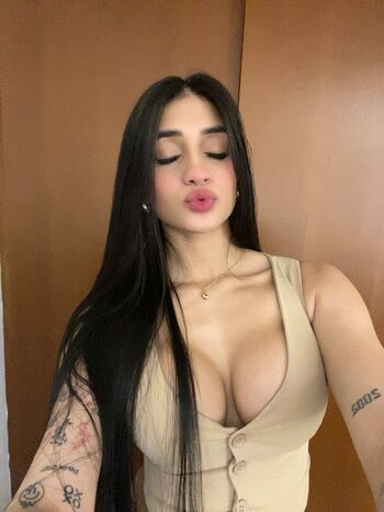 Full leaked Milangiee private photo