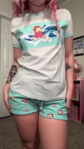Full leaked Mildhippie private photo
