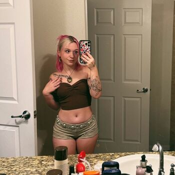 Full leaked Mildhippie private photo