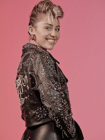 Full leaked Miley cyrus page private photo