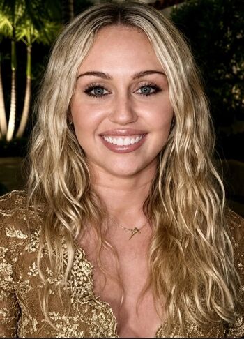 Full leaked Miley cyrus page private photo