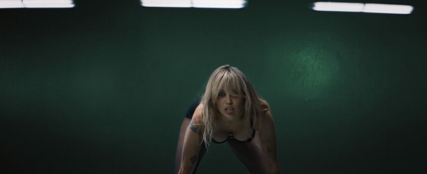 Full leaked Miley cyrus page private photo