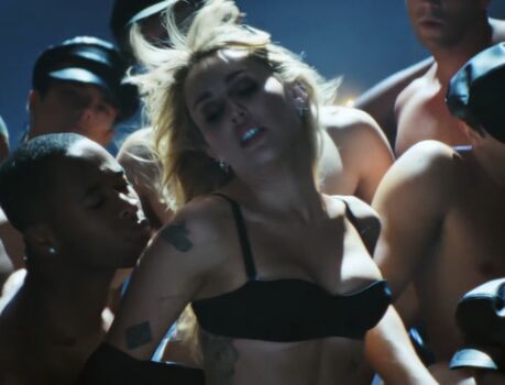 Full leaked Miley cyrus private photo