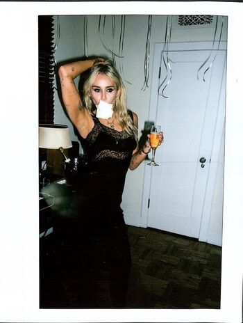 Full leaked Miley cyrus private photo