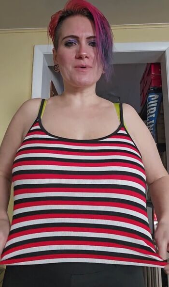 Full leaked Milf adjacent private photo