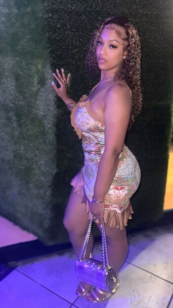 Full leaked Milkchaike page private photo