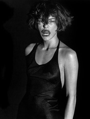 Full leaked Milla jovovich private photo
