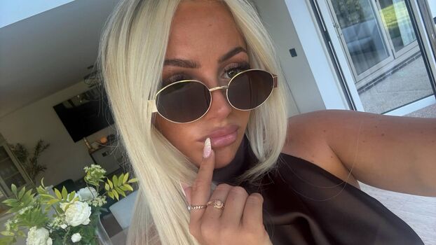 Full leaked Milli tansley private photo