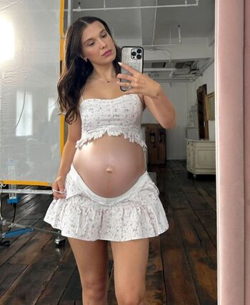 Full leaked Millie bobby brown page private photo