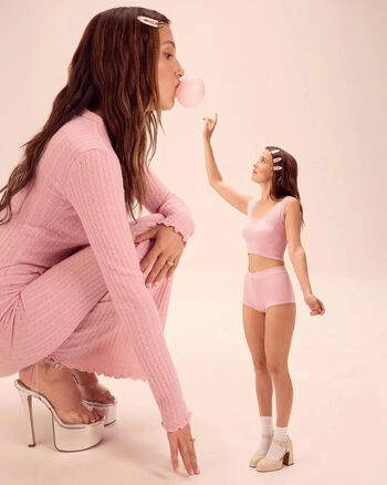 Full leaked Millie bobby brown page private photo