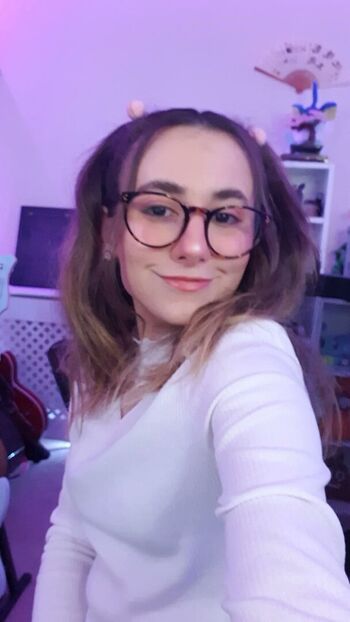 Full leaked Millie mochis private photo
