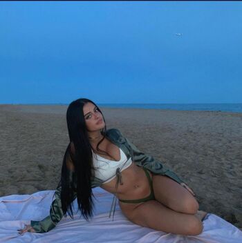 Full leaked Millieebunny private photo