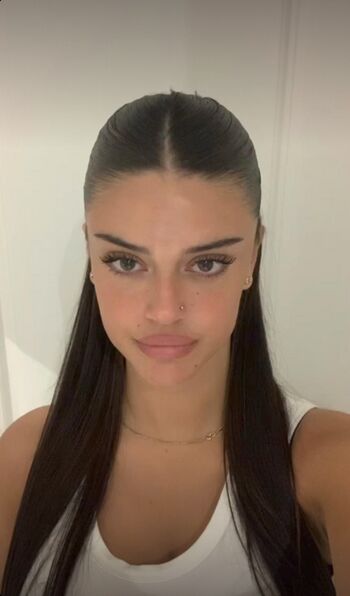 Full leaked Millieebunny private photo