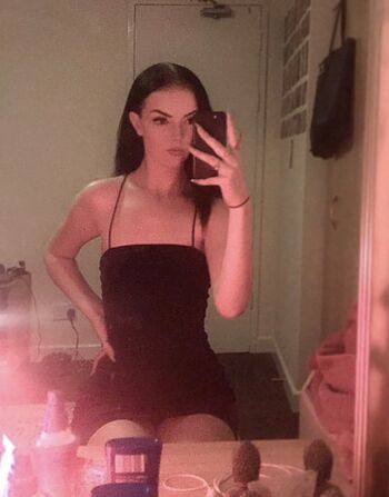 Full leaked Millymoo private photo
