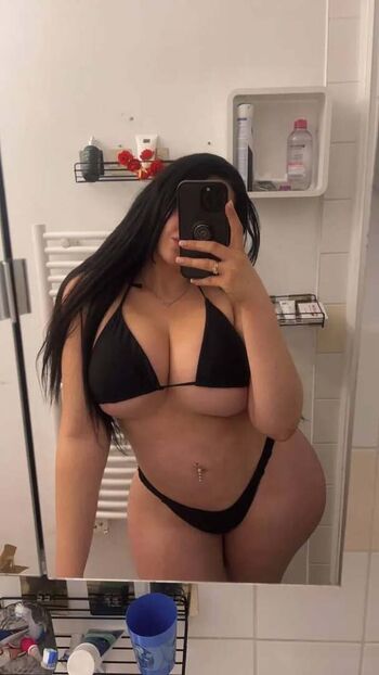Full leaked Mimi algerienne private photo