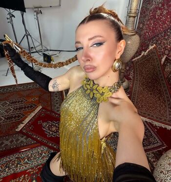 Full leaked Mina solak private photo