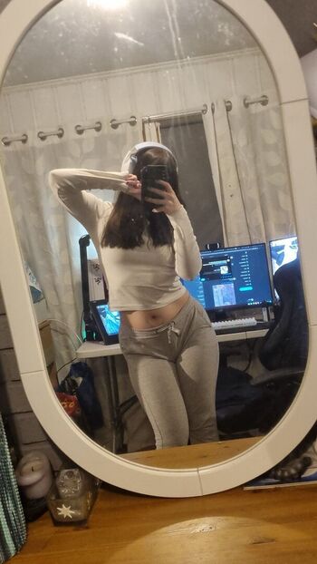 Full leaked Minawawaw private photo