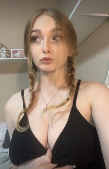 Full leaked Miniamalka private photo