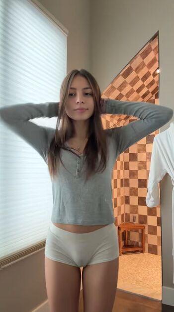 Full leaked Minicaryn private photo