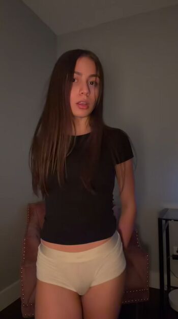 Full leaked Minicaryn private photo