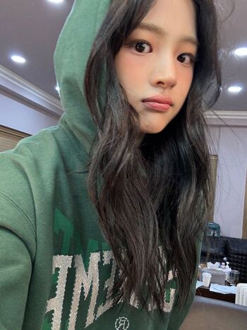 Full leaked Minji private photo
