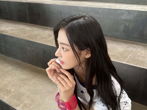 Full leaked Minji page private photo