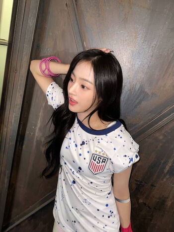 Full leaked Minji private photo