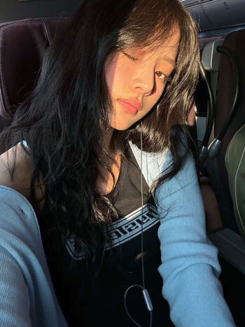 Full leaked Minji private photo