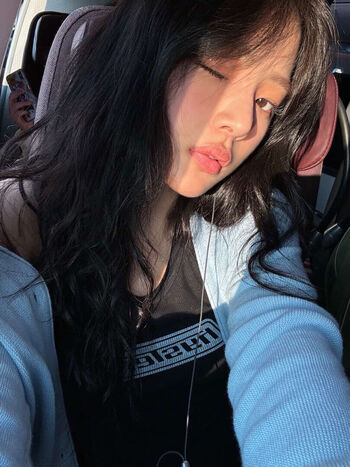 Full leaked Minji private photo