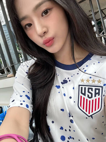 Full leaked Minji private photo