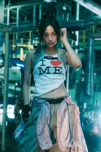 Full leaked Minji private photo