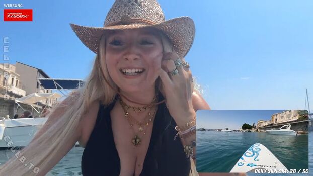 Full leaked Minuself private photo