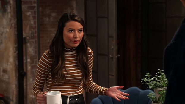 Full leaked Miranda cosgrove private photo