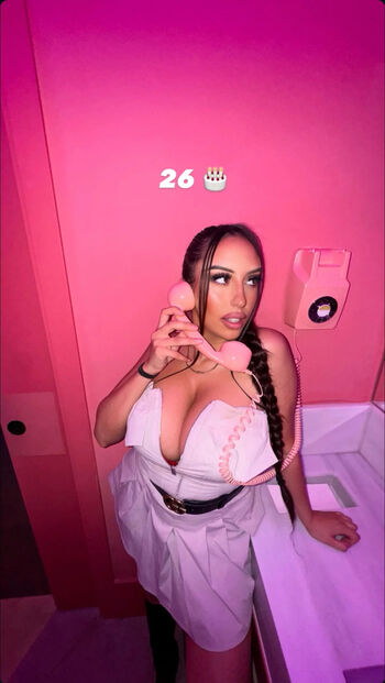 Full leaked Mireiagoddess page private photo