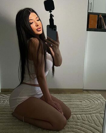 Full leaked Miriamyva private photo