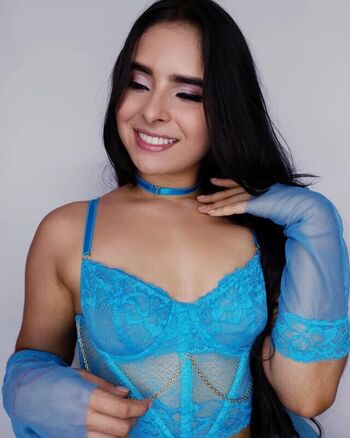 Full leaked Mirle pavas private photo