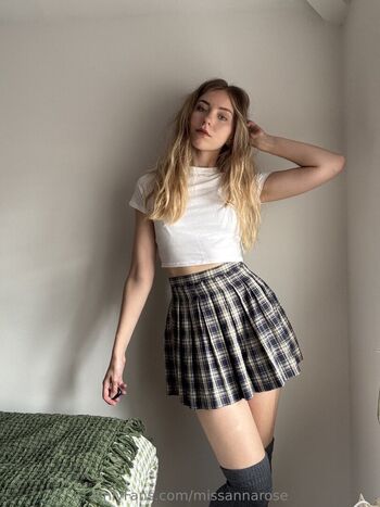 Full leaked Missannarose page private photo