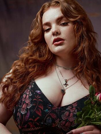 Full leaked Missdeadlyred page private photo