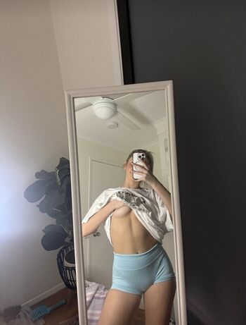 Full leaked Missemelia private photo