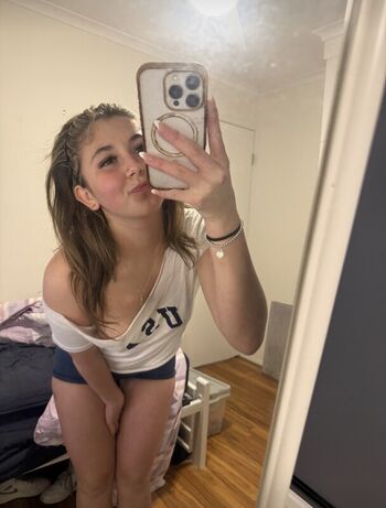 Full leaked Missemelia private photo