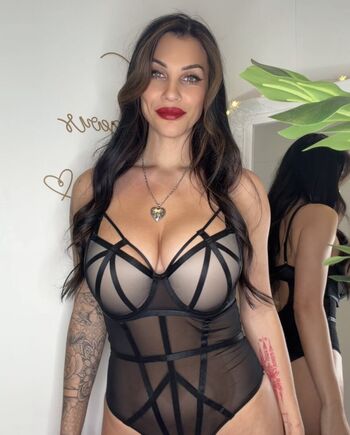 Full leaked Missroxy private photo