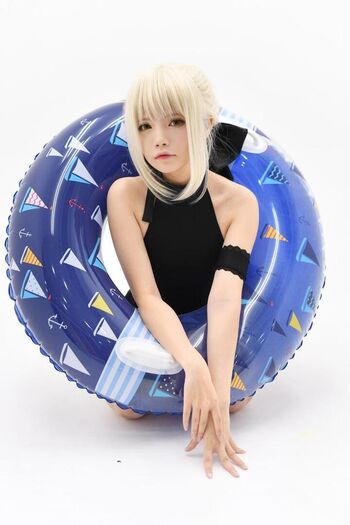 Full leaked Miu cosplayer page private photo