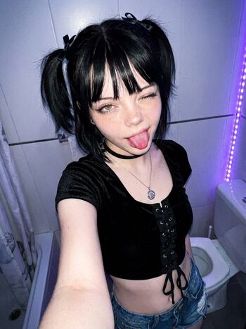 Full leaked Miu leone private photo