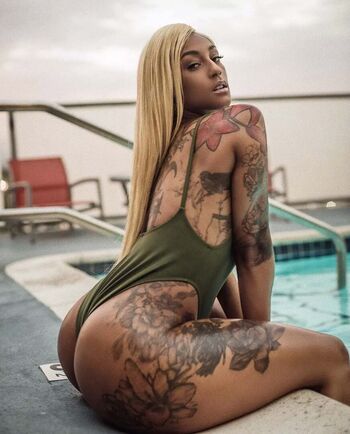 Full leaked Mizz twerk private photo